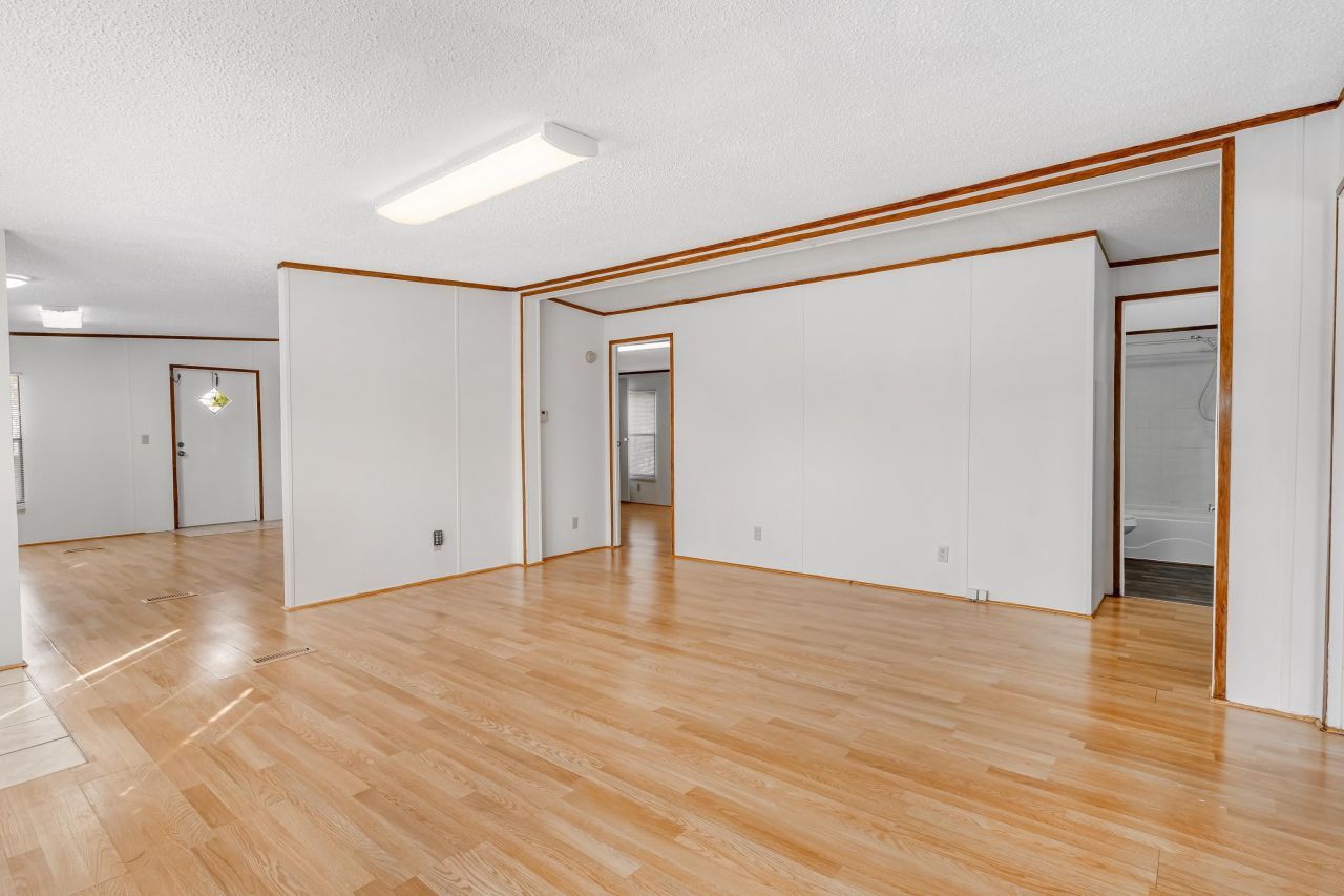 107 Rockdale St. Photo 13