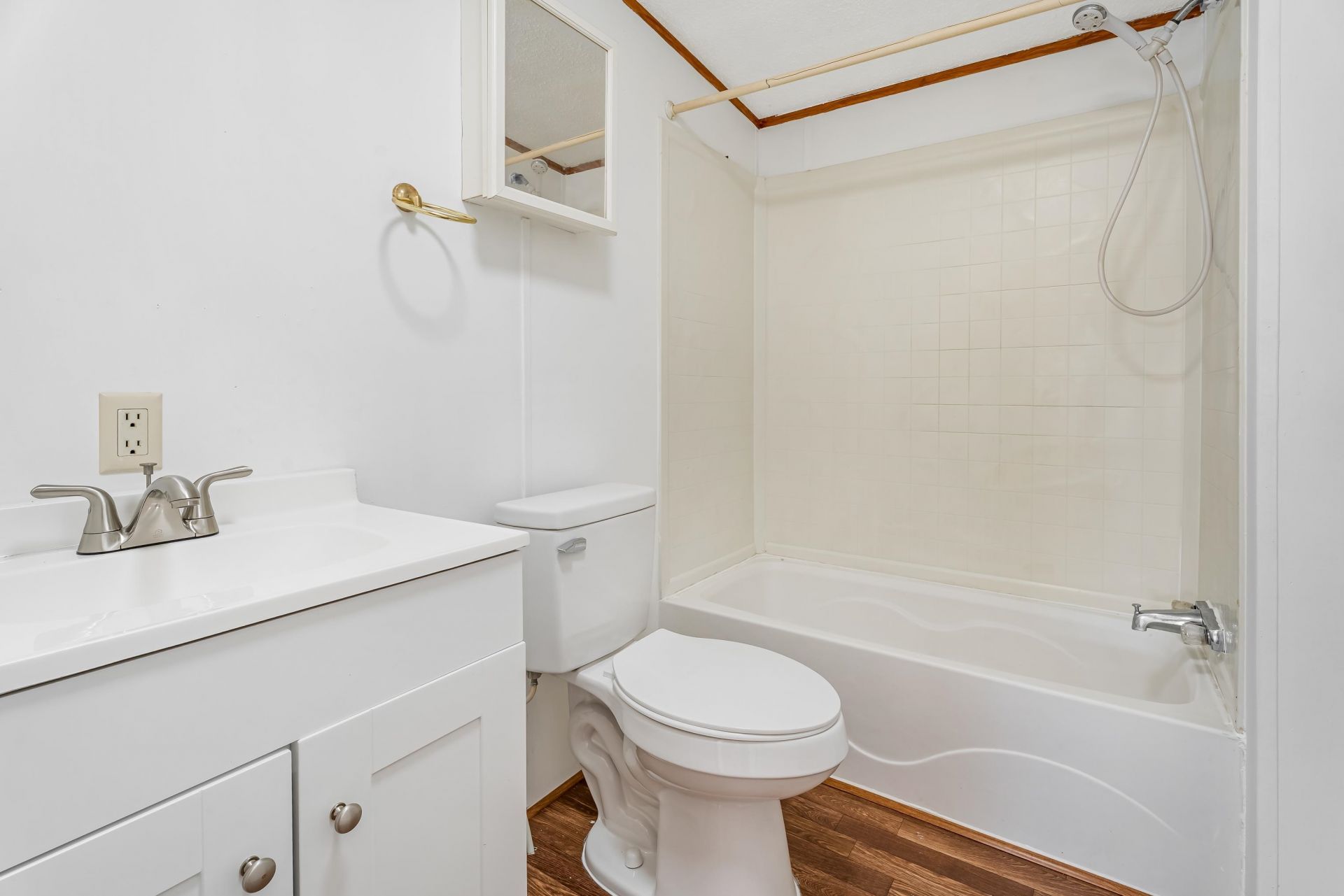 107 Rockdale St. Photo 17