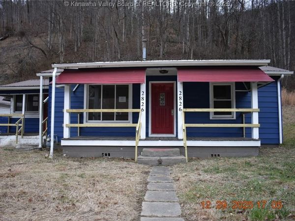 2826 Lens Creek Road, Hernshaw, WV 25107