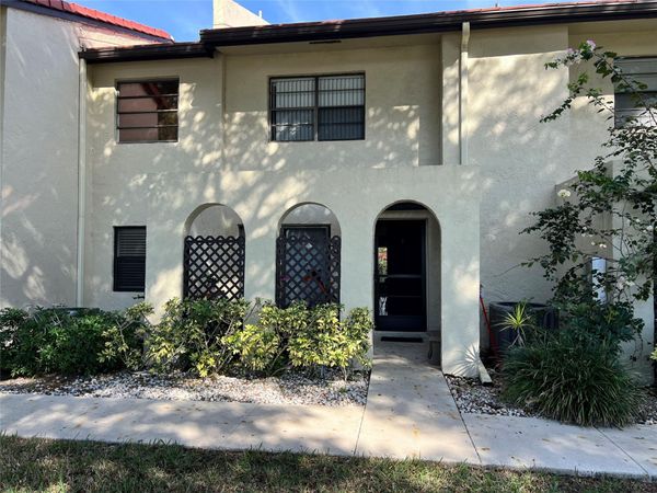 8460 Casa Del Lago, Unit E, Boca Raton, FL 33433