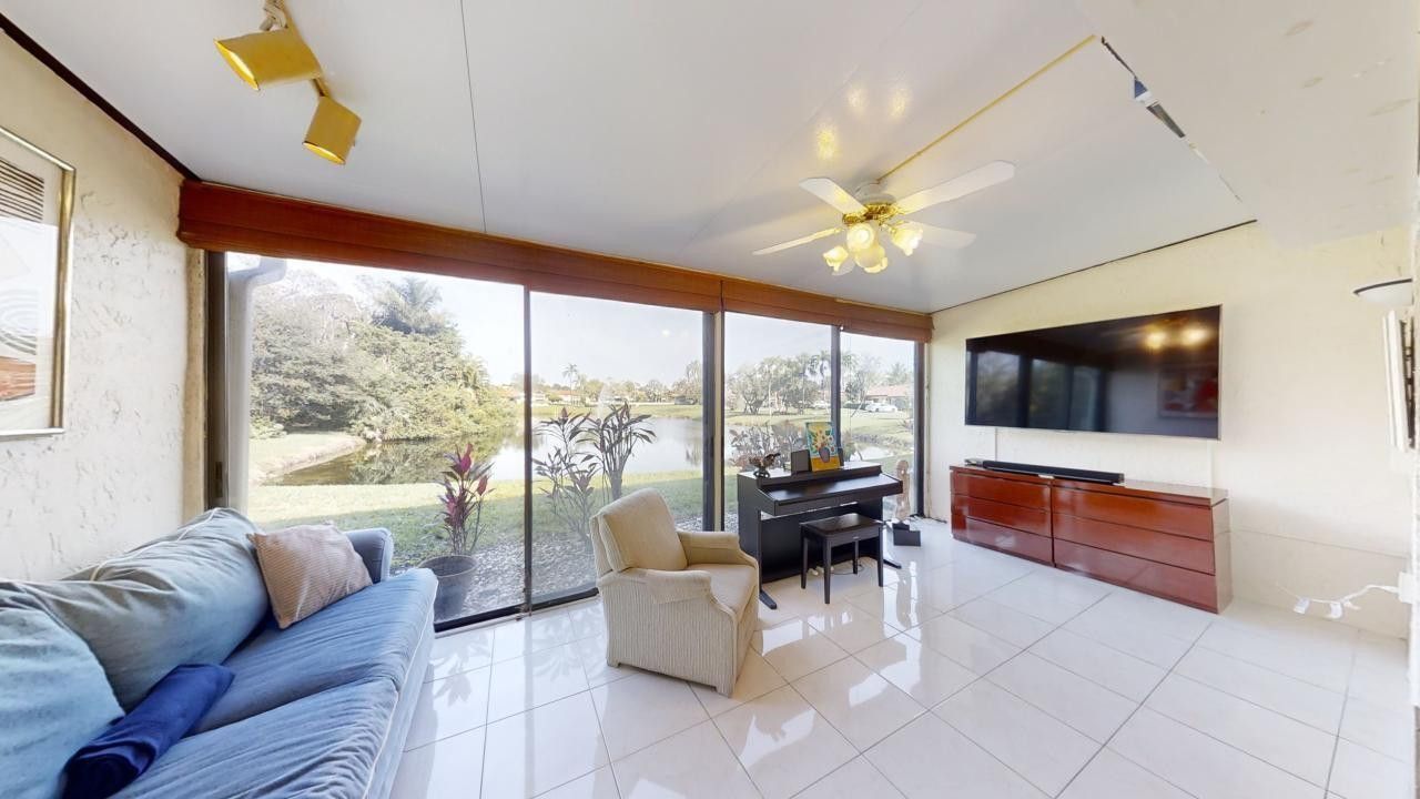 8460 Casa Del Lago, Unit E, Boca Raton, FL 33433 Photo