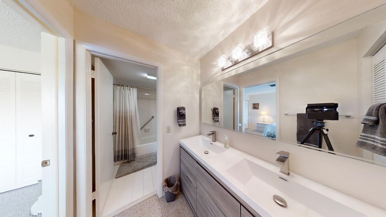 8460 Casa Del Lago, Unit E, Boca Raton, FL 33433 Photo