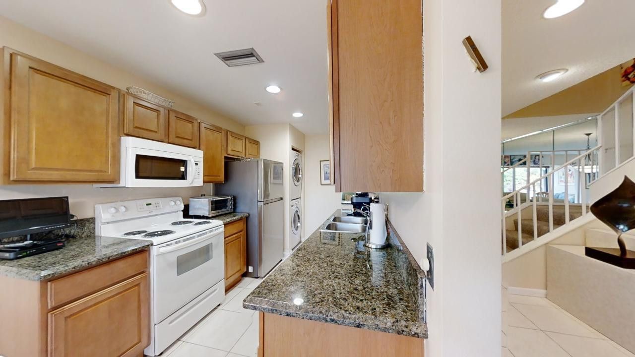 8460 Casa Del Lago, Unit E, Boca Raton, FL 33433 Photo