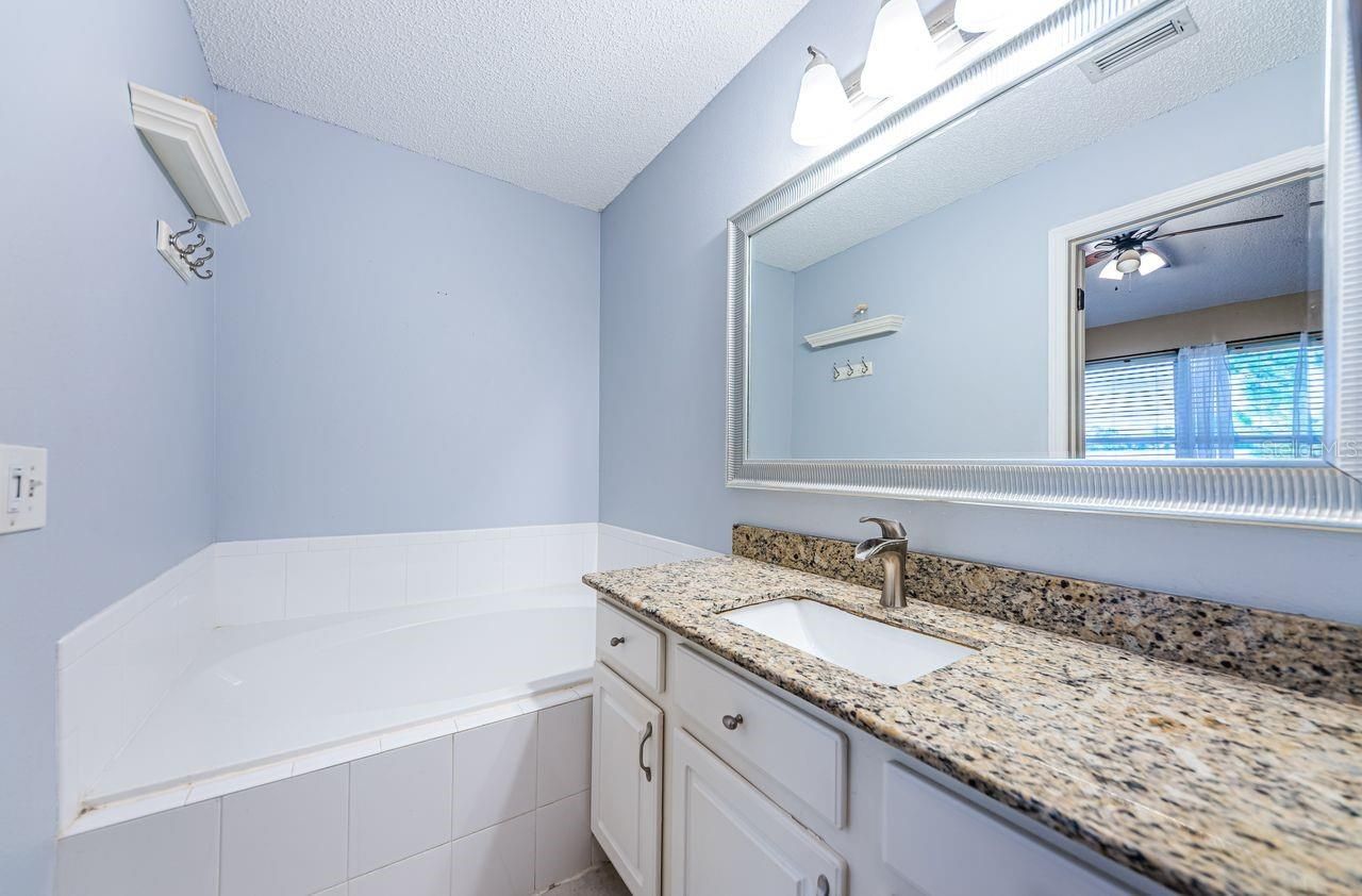 605 Vallance Way Ne, Saint Petersburg, FL 33716 Photo