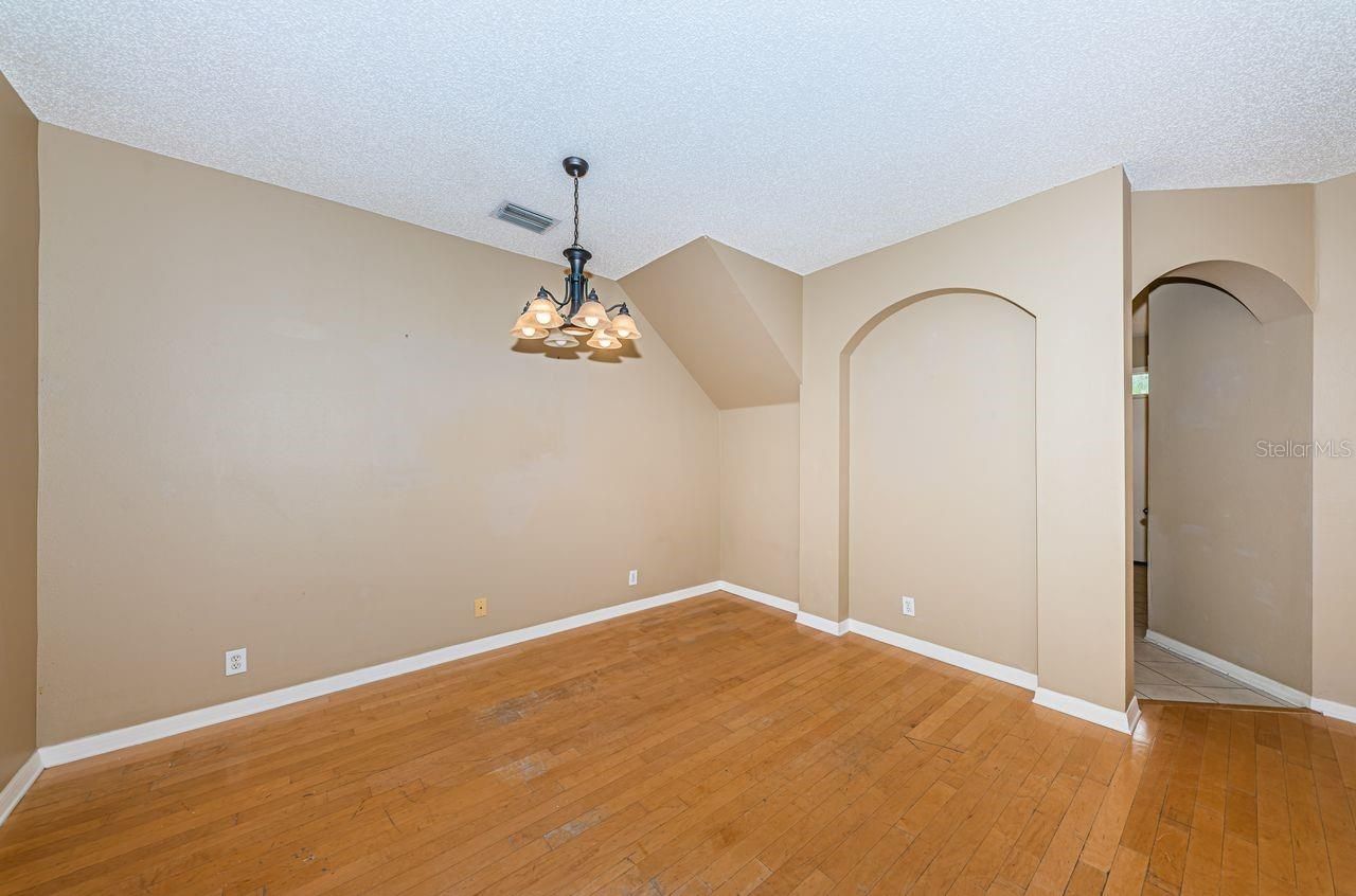 605 Vallance Way Ne, Saint Petersburg, FL 33716 Photo