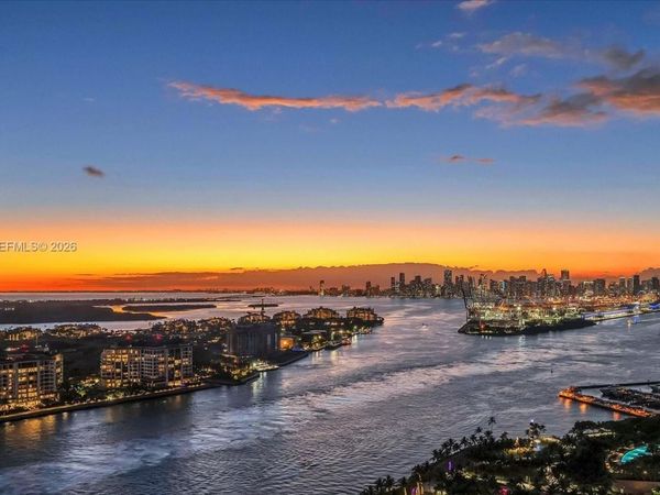 100 S Pointe Dr , Unit 3002, Miami Beach, FL 33139