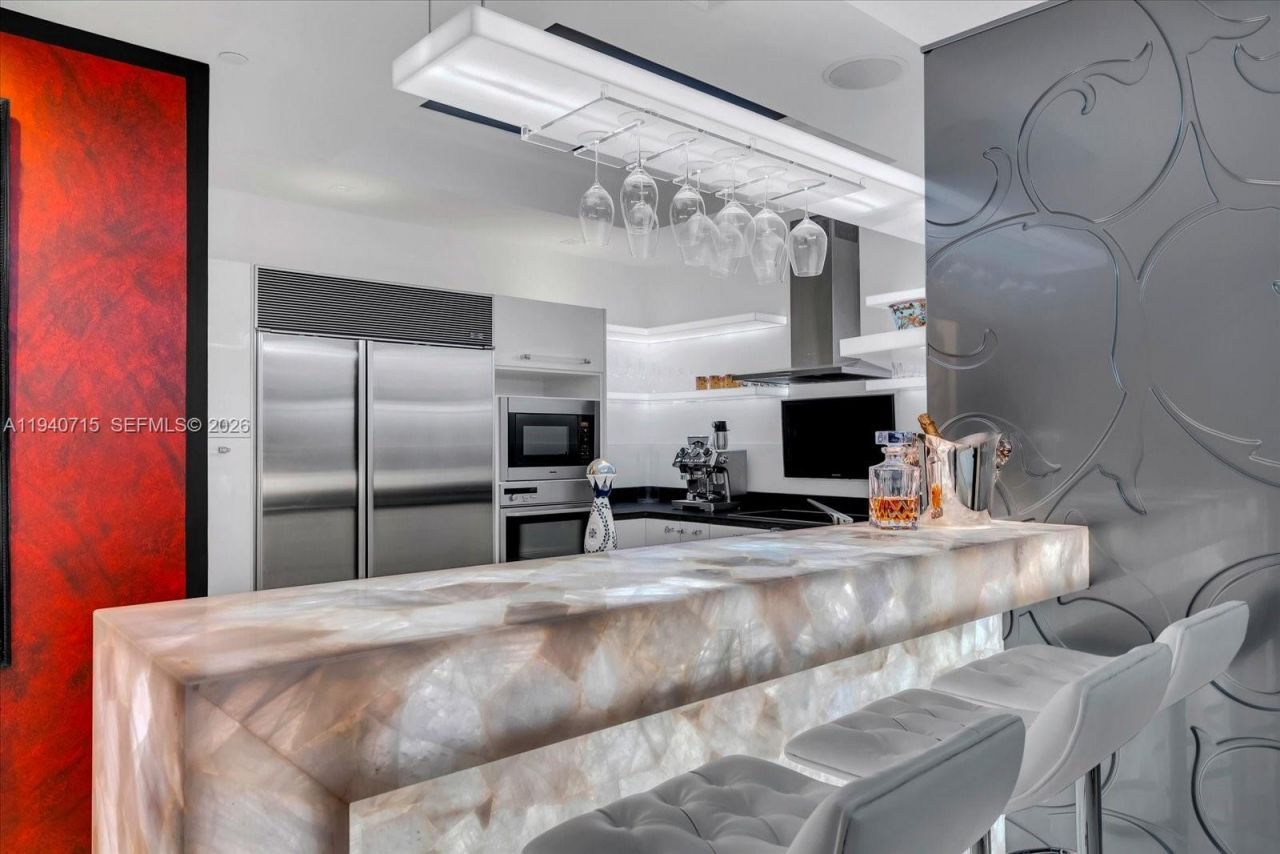 100 S Pointe Dr , Unit 3002, Miami Beach, FL 33139 Photo