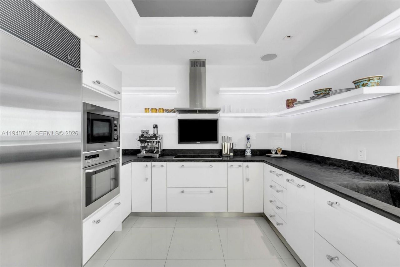 100 S Pointe Dr , Unit 3002, Miami Beach, FL 33139 Photo