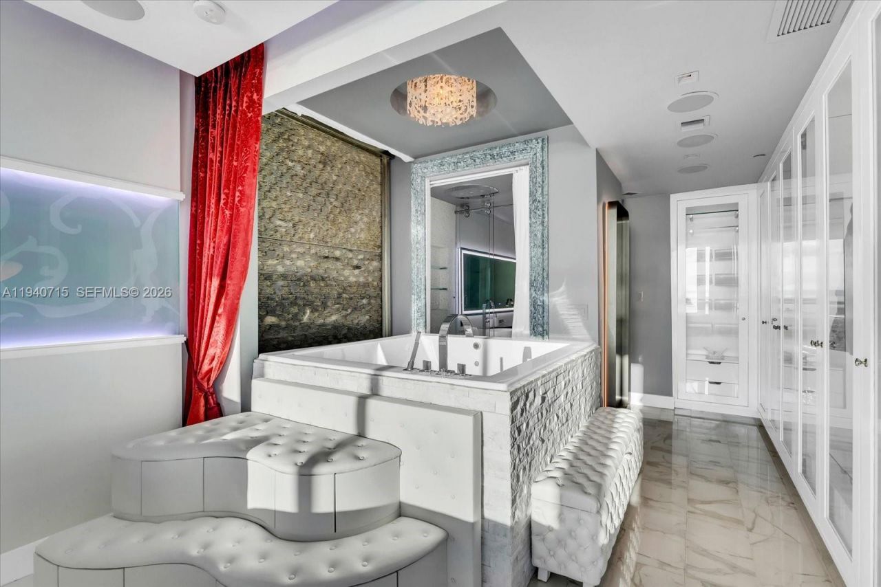 100 S Pointe Dr , Unit 3002, Miami Beach, FL 33139 Photo