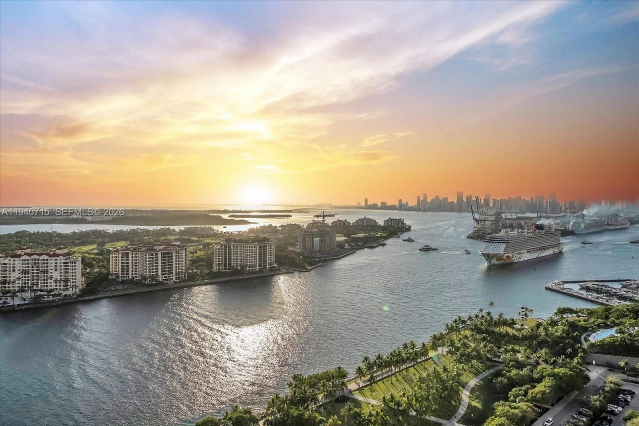 100 S Pointe Dr , Unit 3002, Miami Beach, FL 33139 Photo