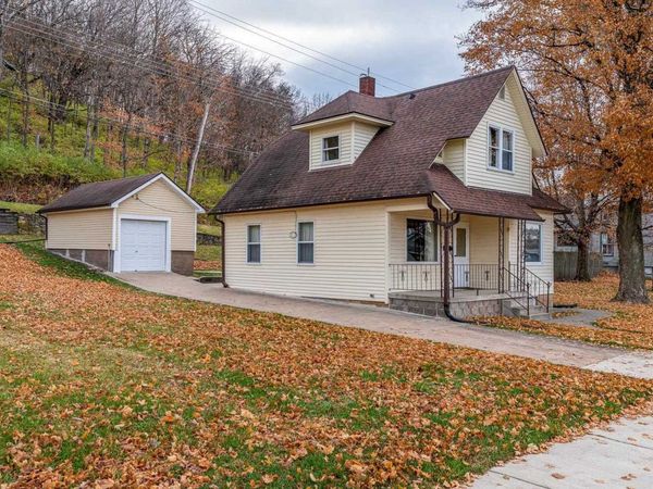 1104 Main Street, Savanna, IL 61074