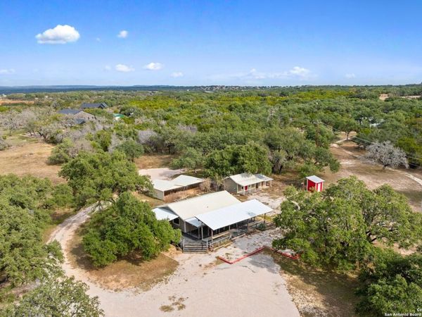 214 Edmonds Ave, Johnson City, TX 78636