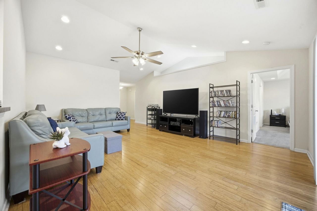 1457 Abberbury Dr. Photo 8