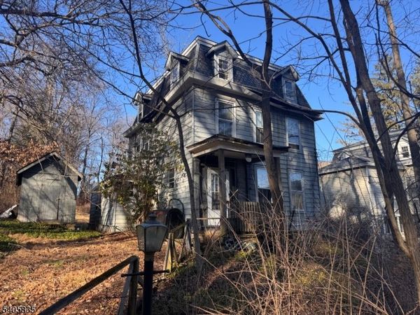 4 High St, Glen Gardner, NJ 08826