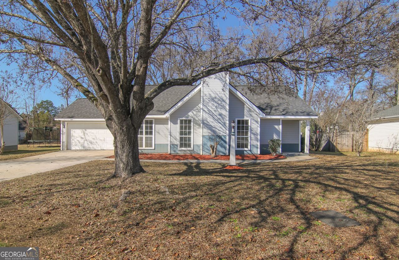 736 Gateway Drive, Bonaire, GA 31005 Main Photo