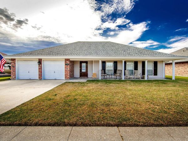 1720 Harvest Dr, Houma, LA 70360