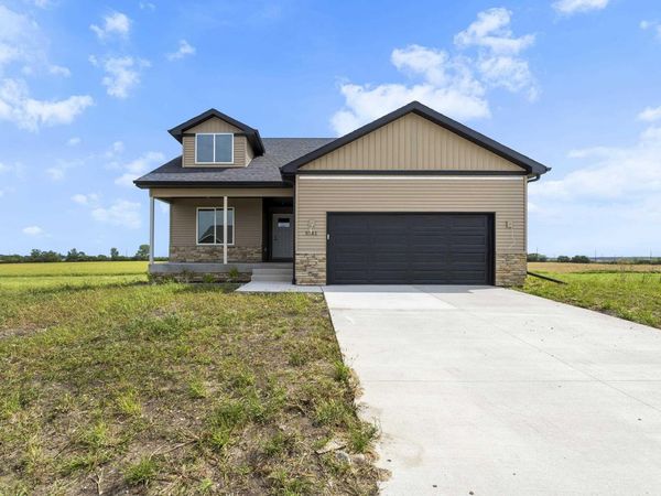 5761 Wall Street , Waterloo, IA 50701