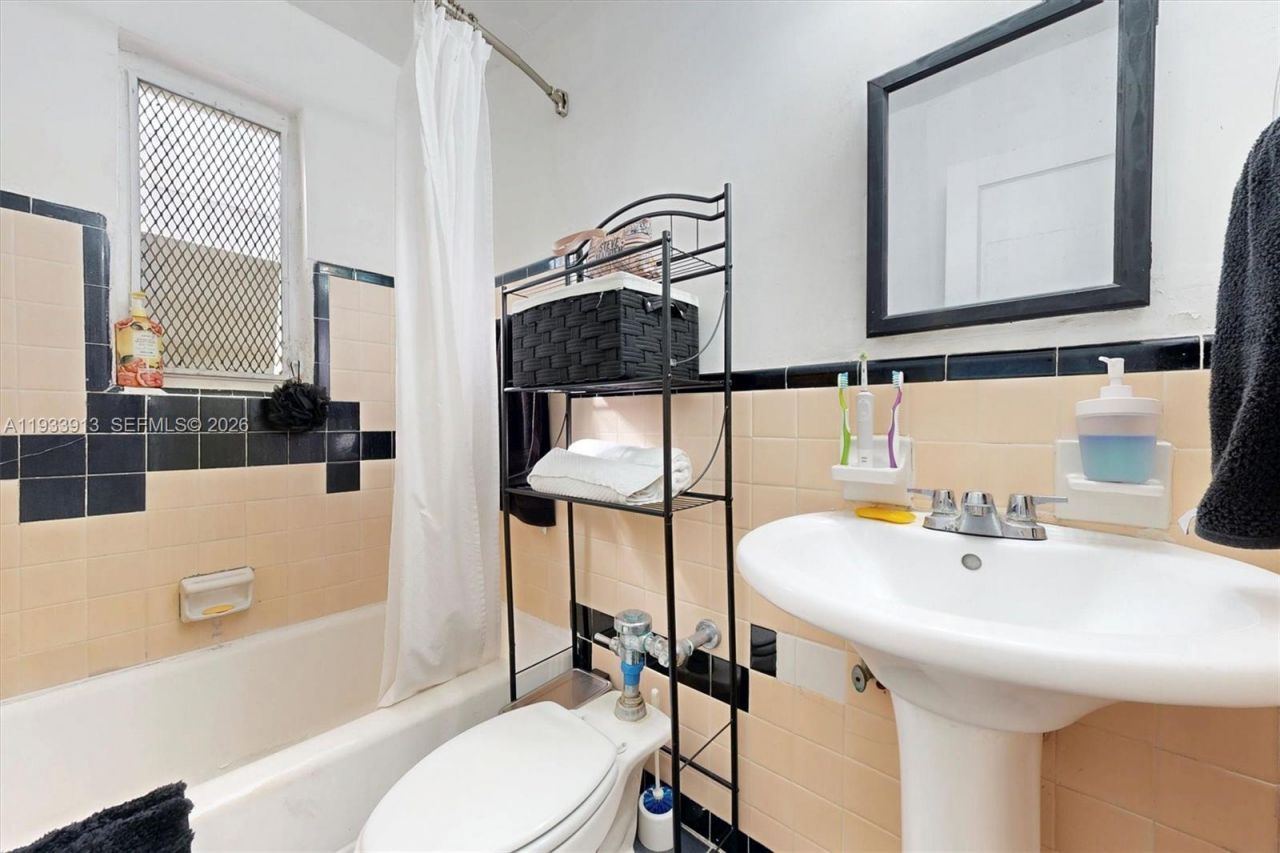 1335 Drexel Ave, Miami Beach, FL 33139 Photo