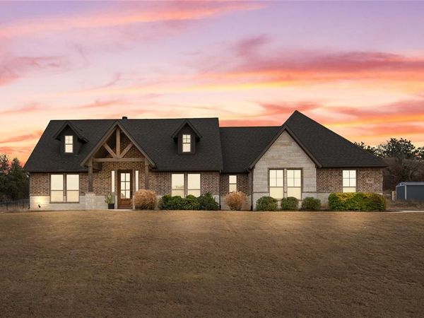 916 Silverleaf Drive, Weatherford, TX 76085