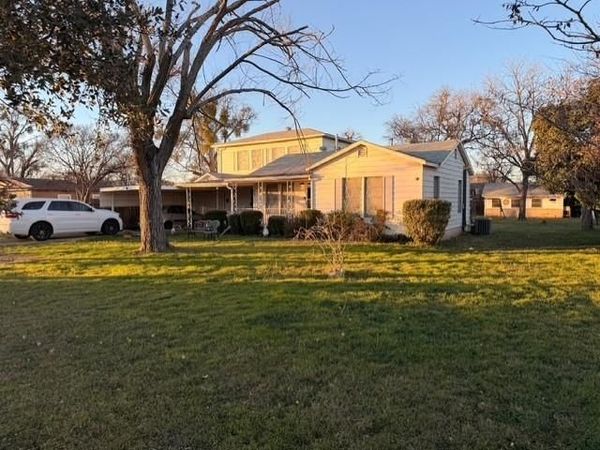 5712 Calloway Street, Sansom Park, TX 76114