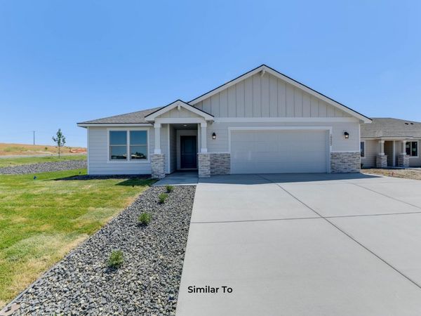 36 W 12th St, Deer Park, WA 99006