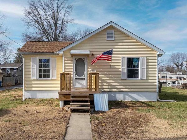 407 Church Street, Christopher, IL 62822