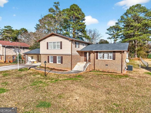 5657 Bob White Circle NW, Lilburn, GA 30047