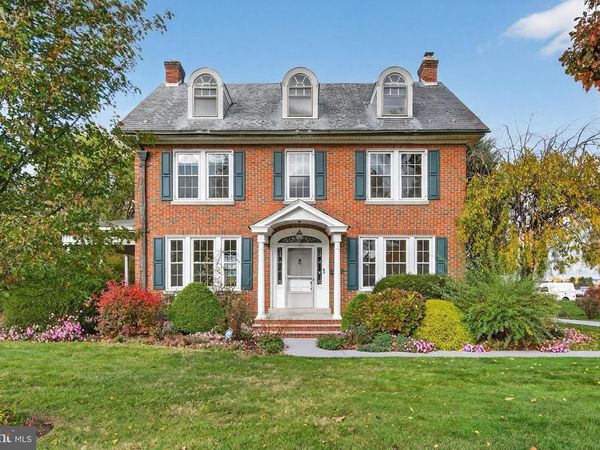 379 E MAIN STREET, LEOLA, PA 17540