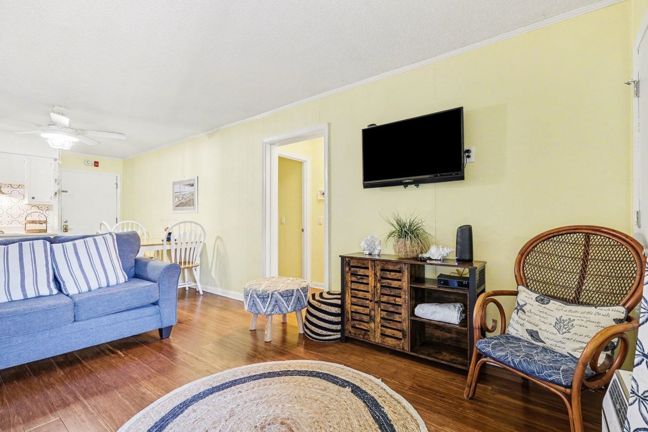 401 Hillside Dr. N Photo 4