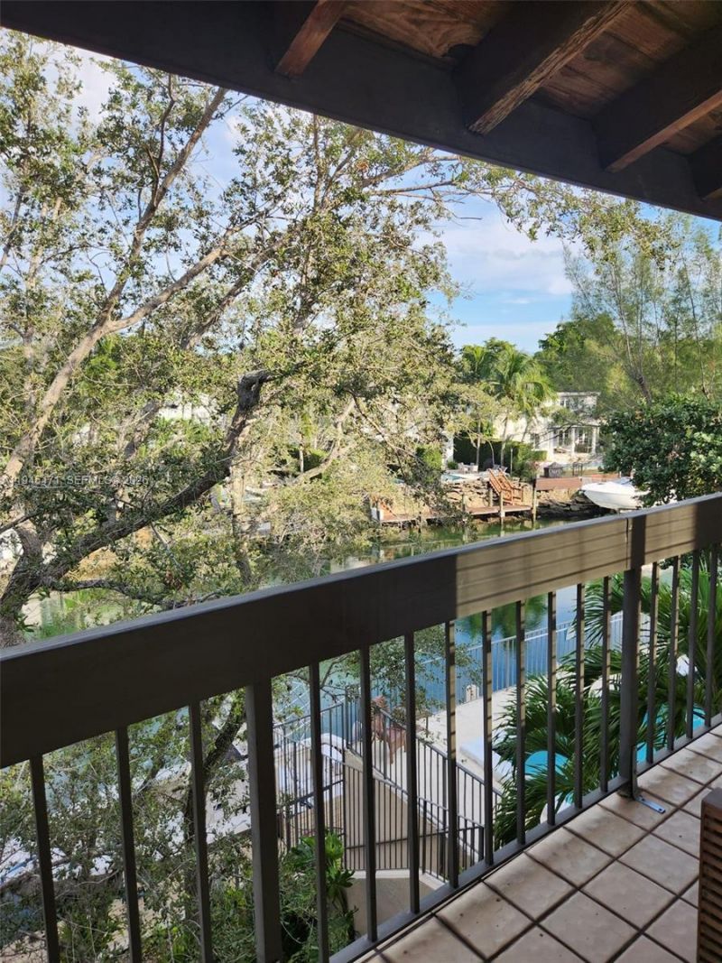 5201 Orduna Dr, Unit 14, Coral Gables, FL 33146 Photo