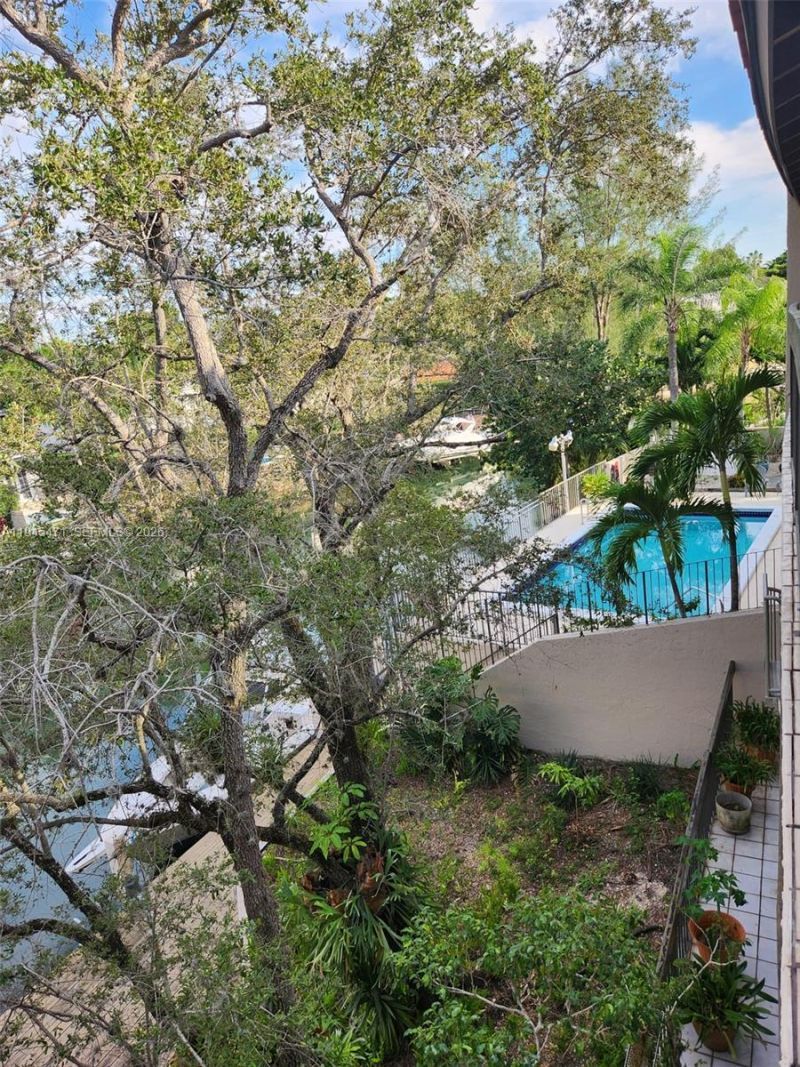 5201 Orduna Dr, Unit 14, Coral Gables, FL 33146 Photo