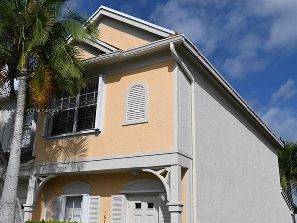 16761 Hemingway Dr, Weston, FL 33326