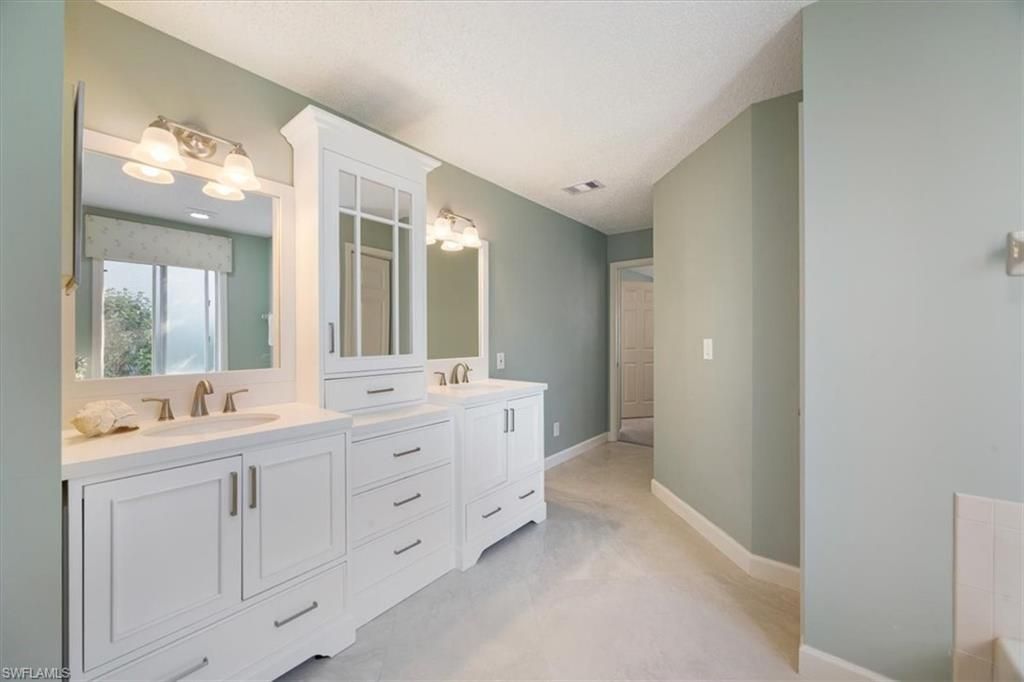 4198 Royal Wood Blvd, Naples, FL 34112 Photo