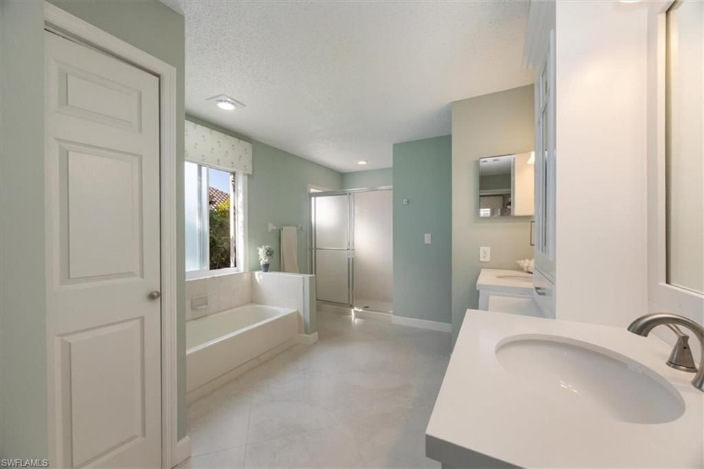 4198 Royal Wood Blvd, Naples, FL 34112 Photo