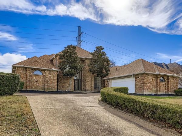 2210 Club Creek Circle, Garland, TX 75043