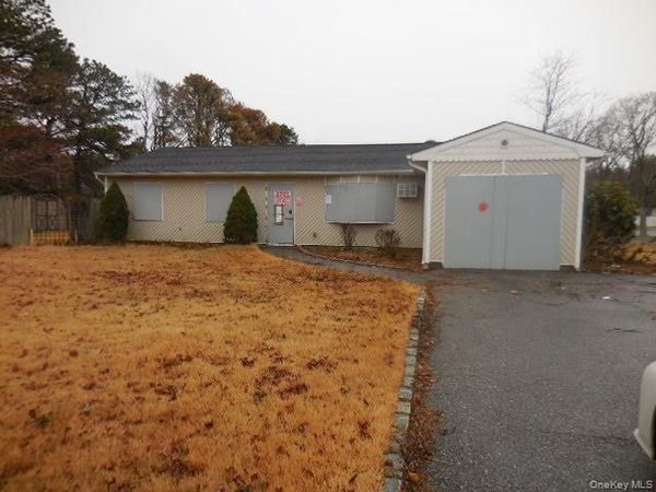 2 Hollow Street , Bellport, NY 11713