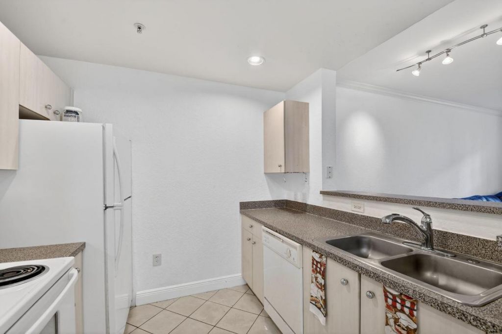 1805 N Flagler Drive, Unit 115, West Palm Beach, FL 33407 Photo