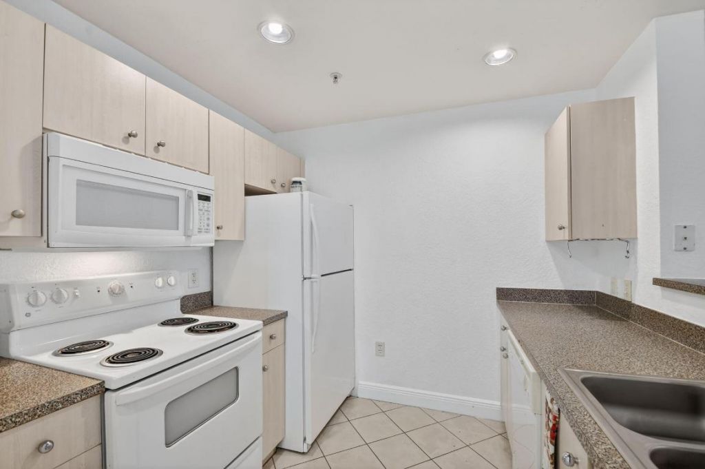 1805 N Flagler Drive, Unit 115, West Palm Beach, FL 33407 Photo