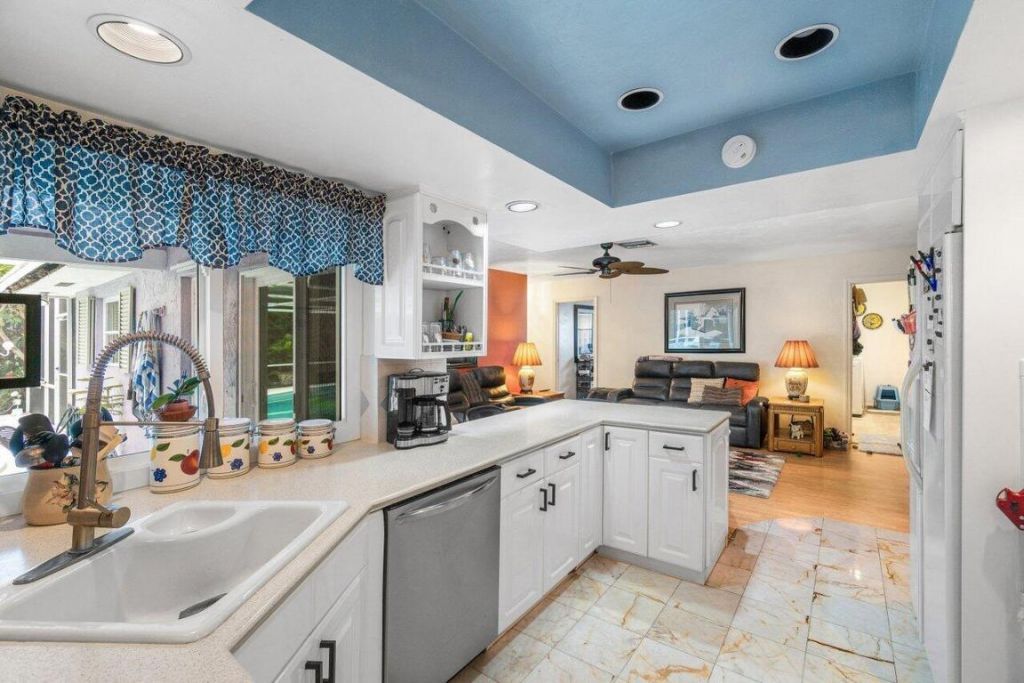 1220 SW 25th Place, Boynton Beach, FL 33426 Photo