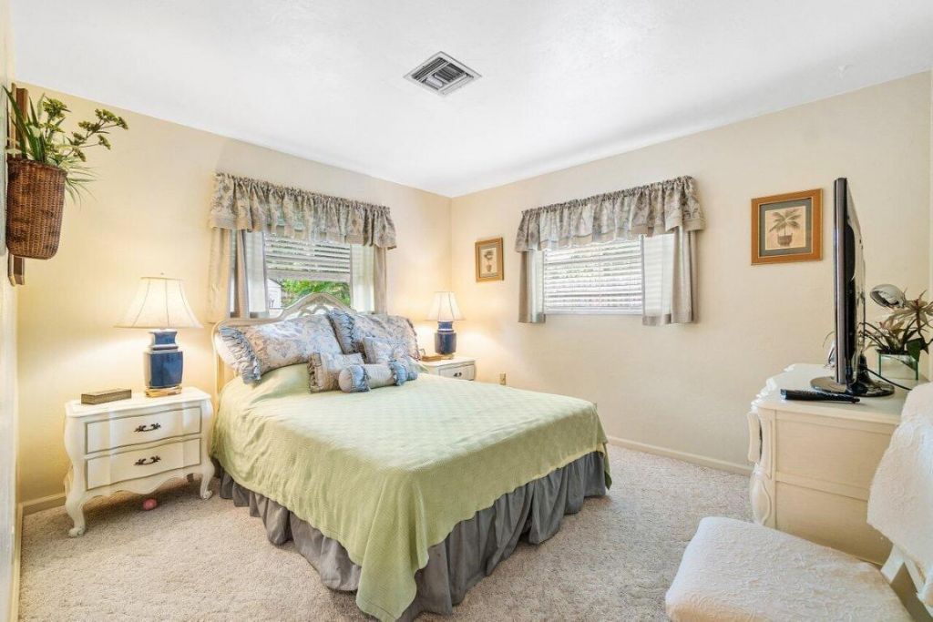 1220 SW 25th Place, Boynton Beach, FL 33426 Photo