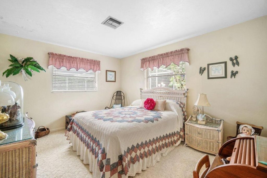 1220 SW 25th Place, Boynton Beach, FL 33426 Photo