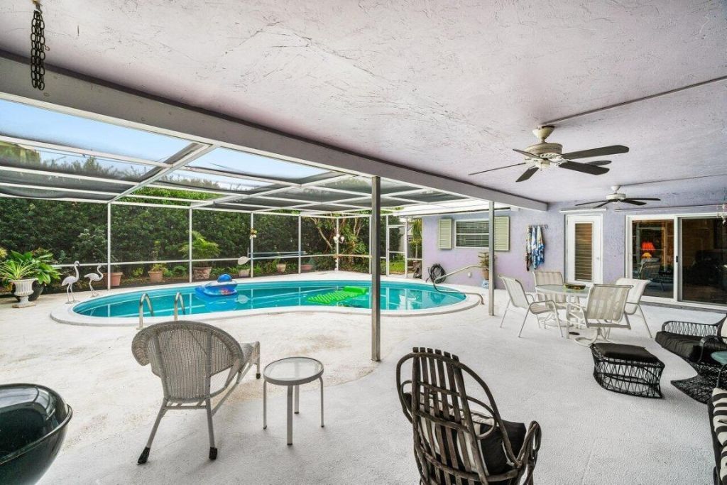 1220 SW 25th Place, Boynton Beach, FL 33426 Photo