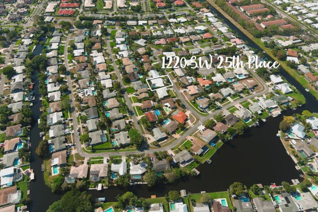 1220 SW 25th Place, Boynton Beach, FL 33426 Photo