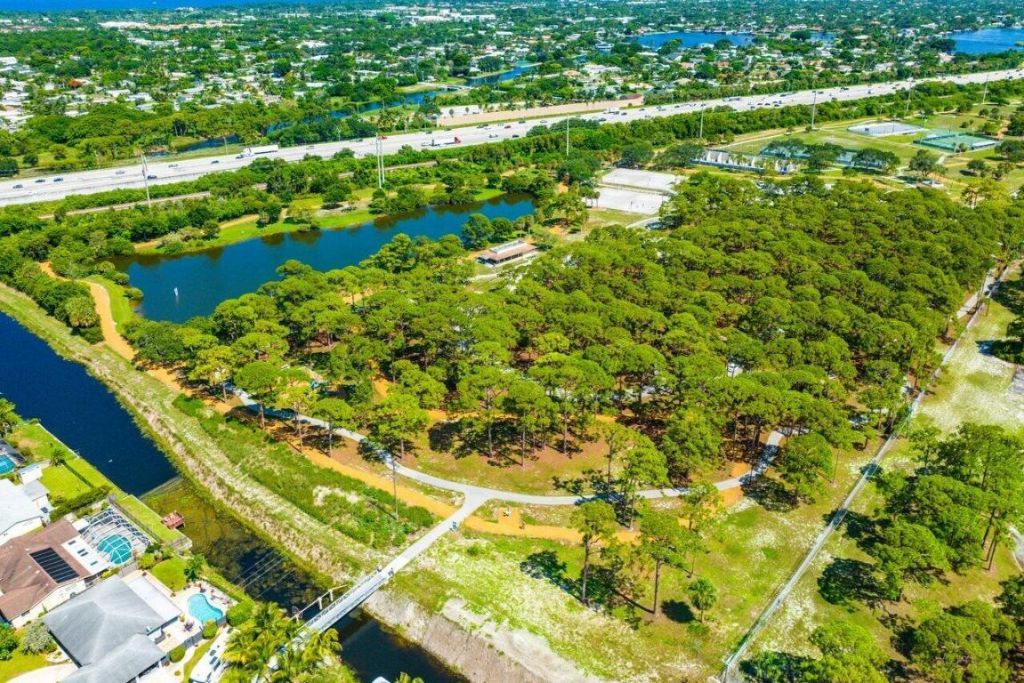 1220 SW 25th Place, Boynton Beach, FL 33426 Photo