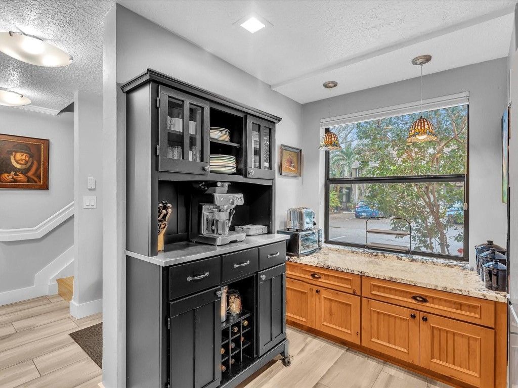 240 City View Drive, Unit 240, Fort Lauderdale, FL 33311 Photo