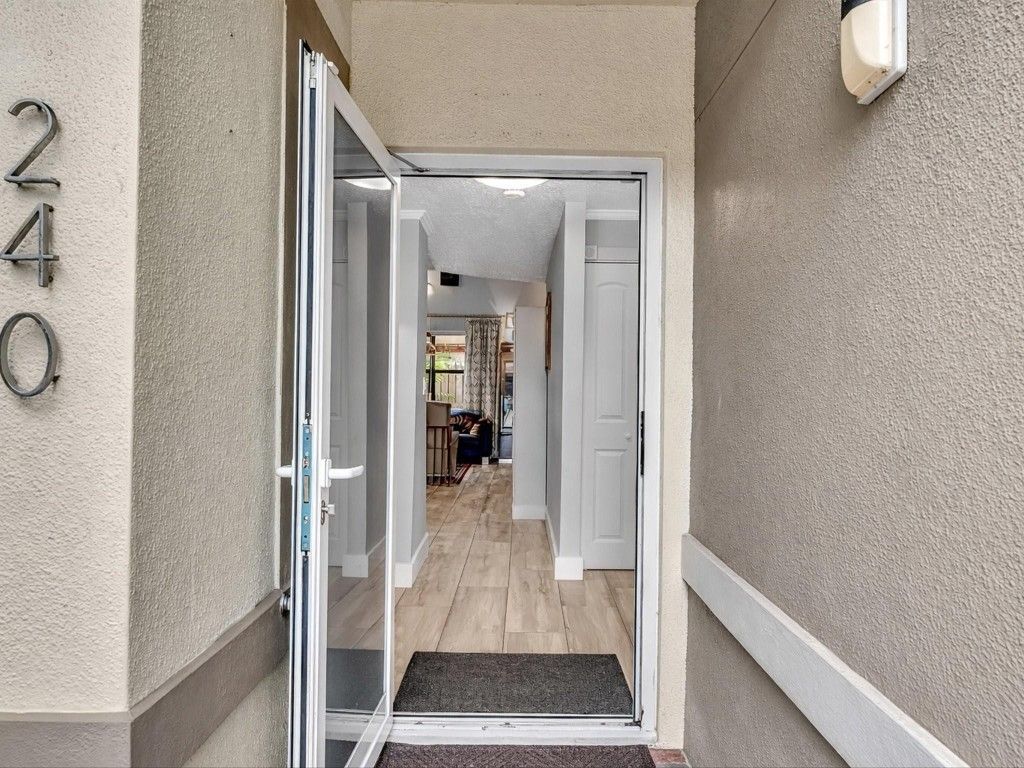 240 City View Drive, Unit 240, Fort Lauderdale, FL 33311 Photo