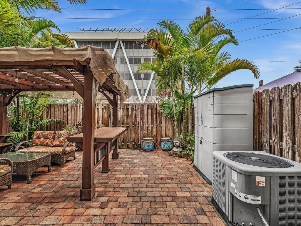 240 City View Drive, Unit 240, Fort Lauderdale, FL 33311 Photo