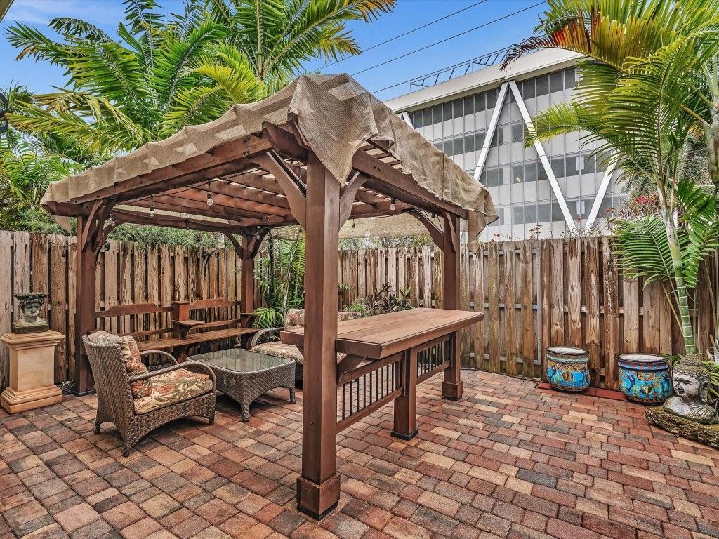 240 City View Drive, Unit 240, Fort Lauderdale, FL 33311 Photo