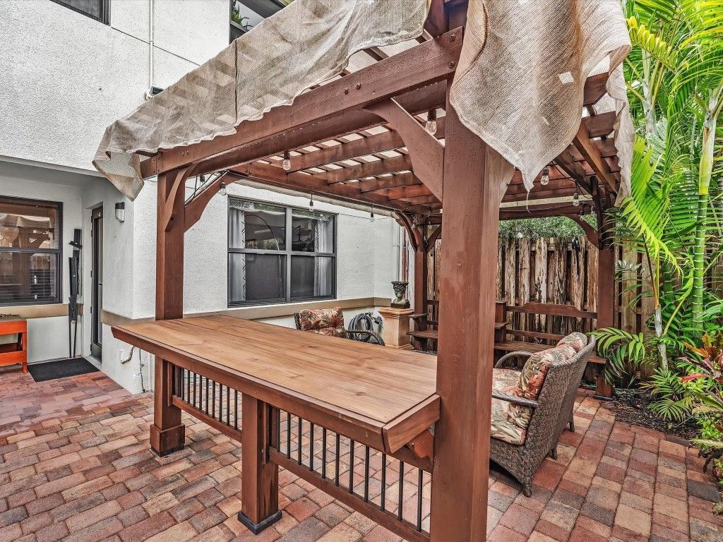 240 City View Drive, Unit 240, Fort Lauderdale, FL 33311 Photo