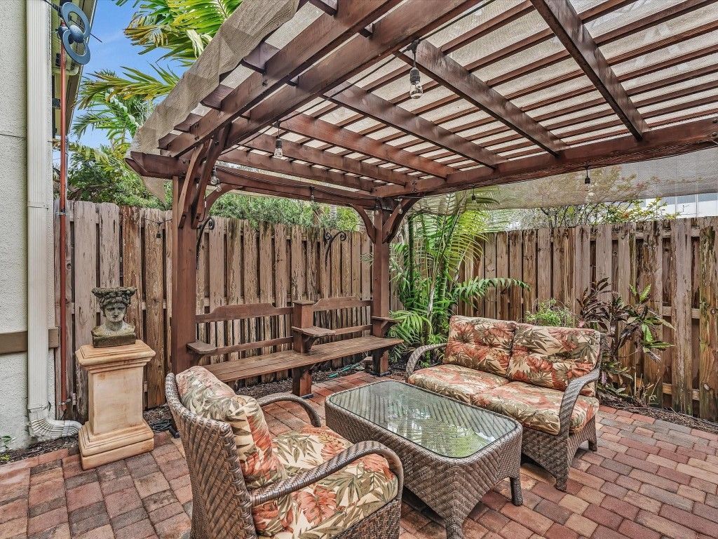 240 City View Drive, Unit 240, Fort Lauderdale, FL 33311 Photo